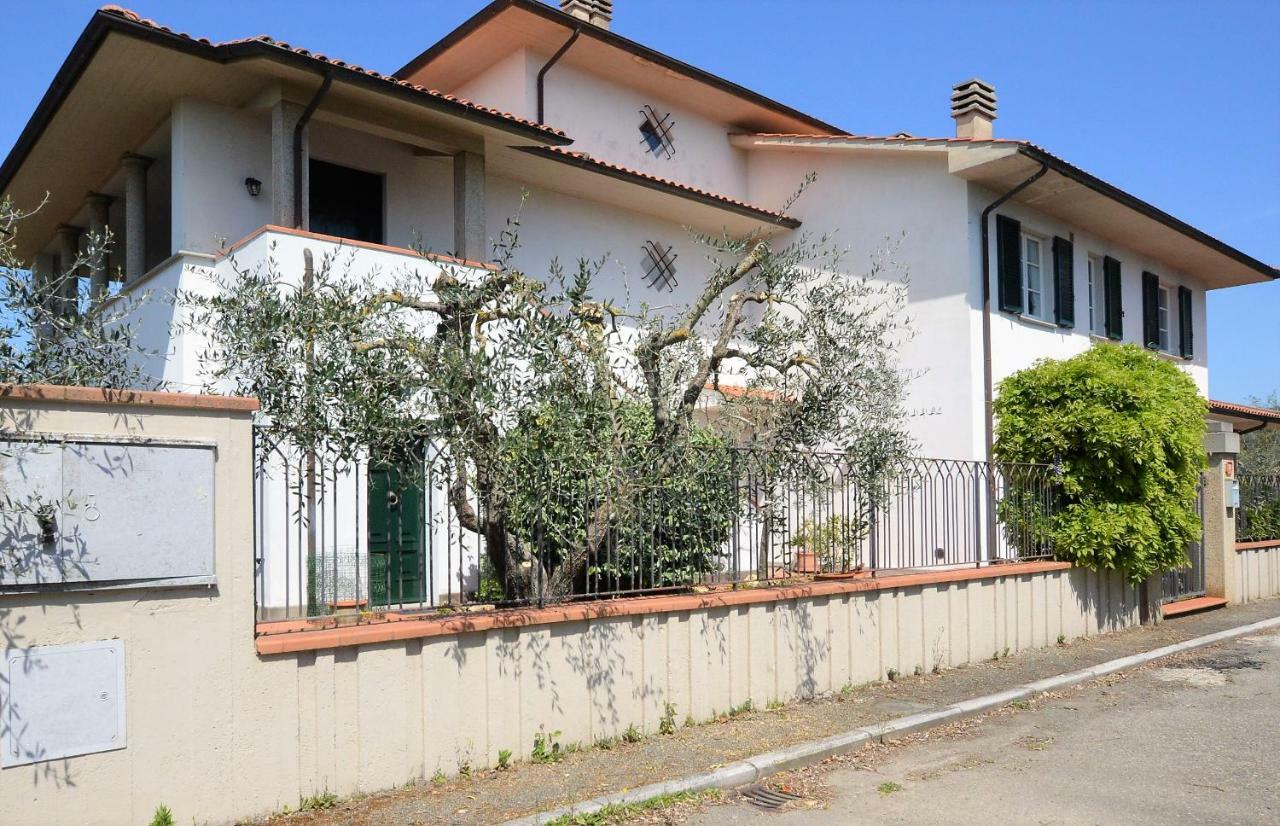 Апартаменти La Casa Di Chloe Поджібонсі Екстер'єр фото