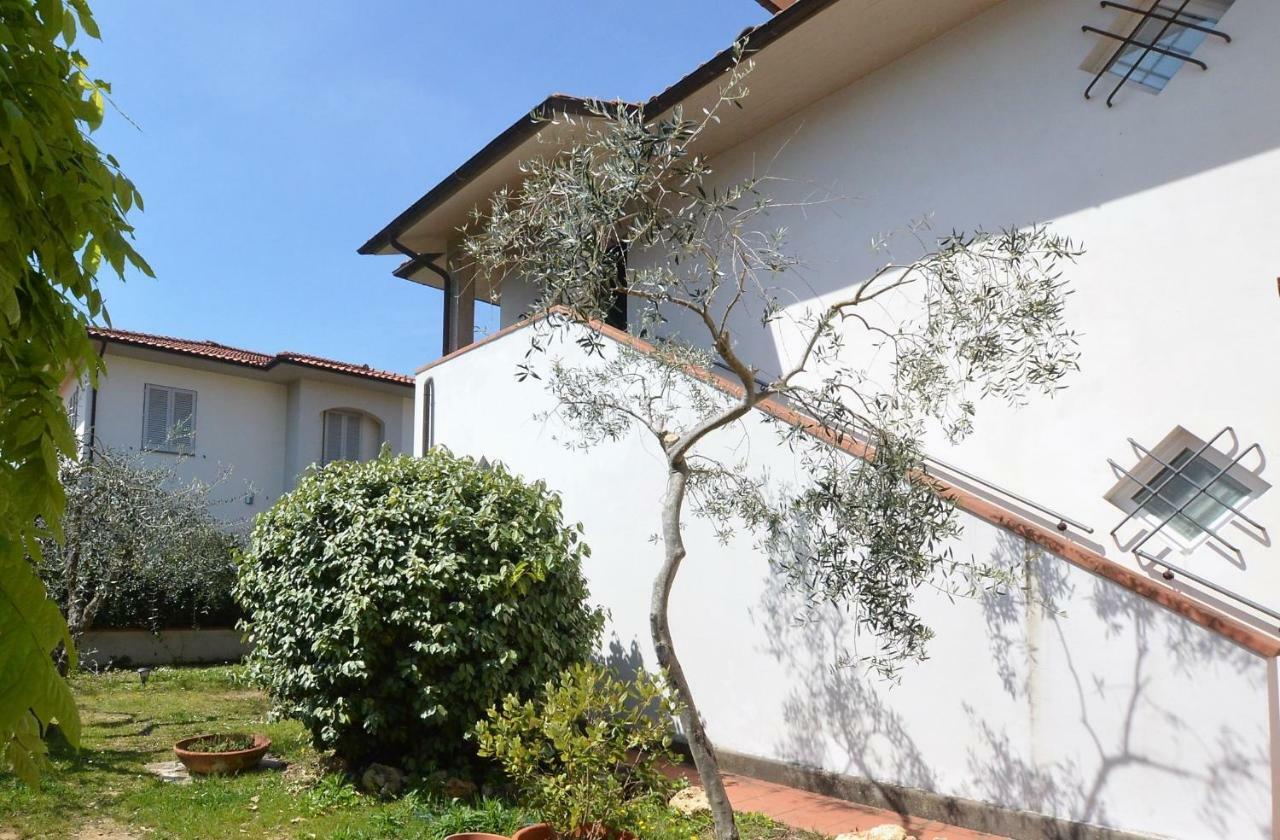 Апартаменти La Casa Di Chloe Поджібонсі Екстер'єр фото